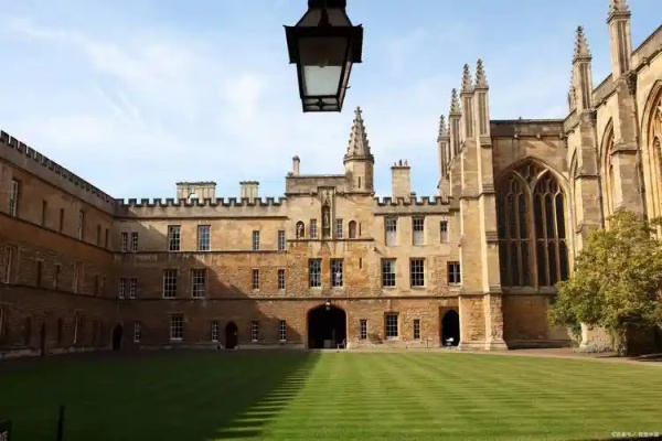 英国大学排行榜前十名
